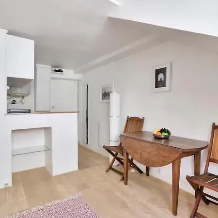 - Marais Apartament Paryż