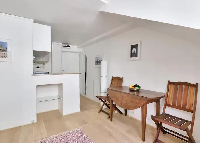 - Marais Apartament Paryż